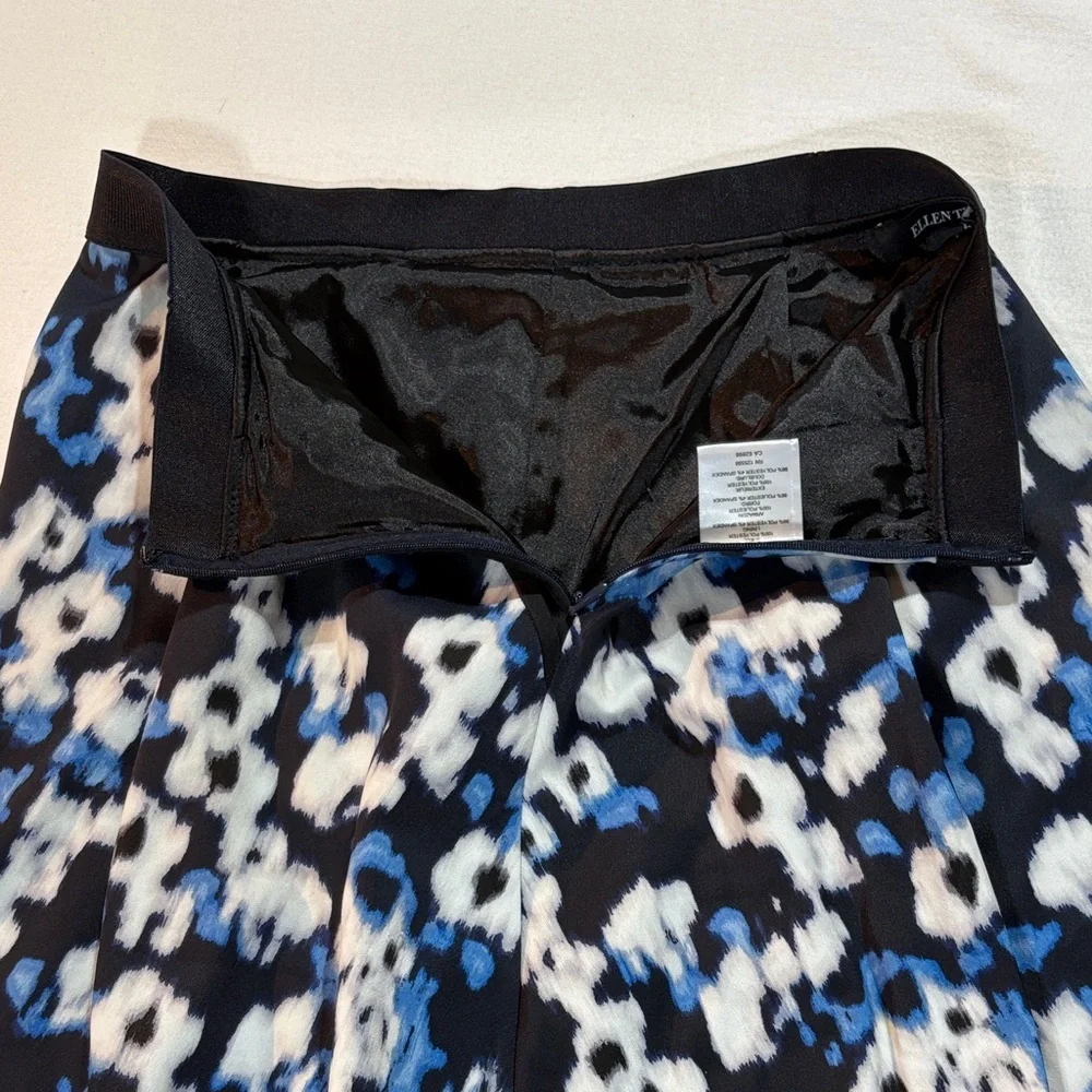 Ellen Tracy Floral Floral Midi Skirt - Pockets - Pleated, Lined, Black Blue
